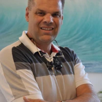 Dr.  Volker Burghard